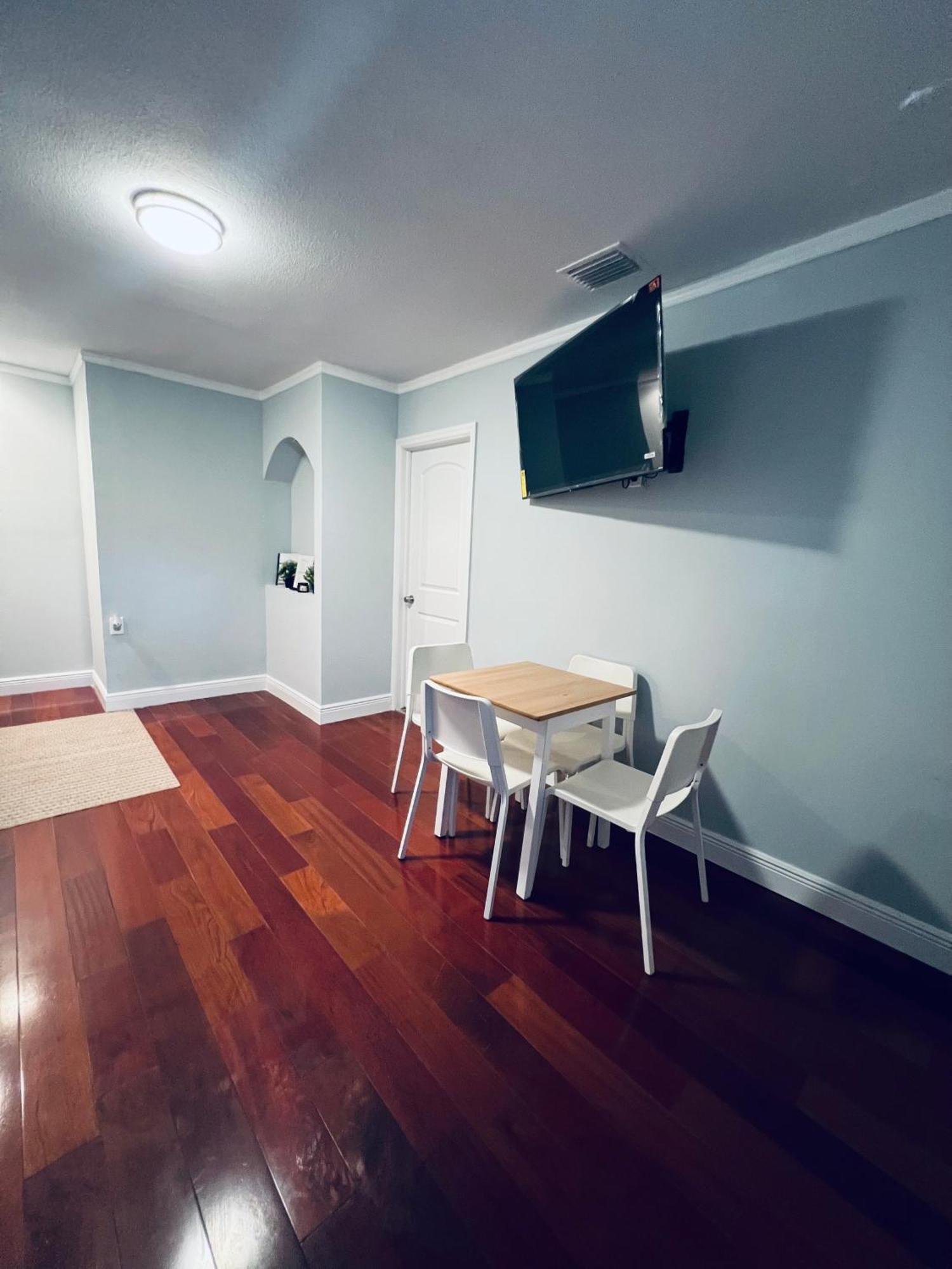Appartement Charming 2br - Near Busch Gardens & Zoo Tampa