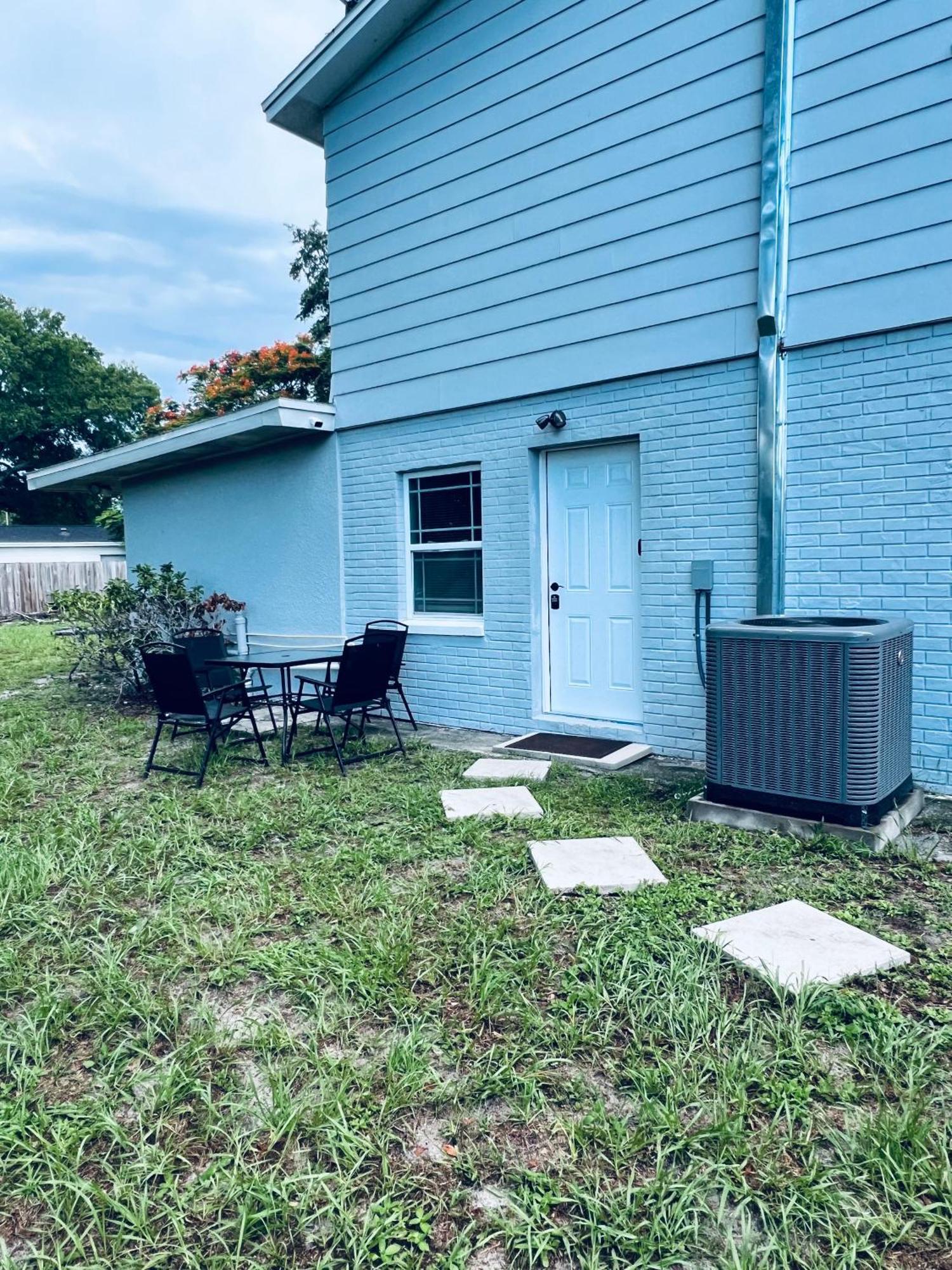 Charming 2br - Near Busch Gardens & Zoo * Tampa