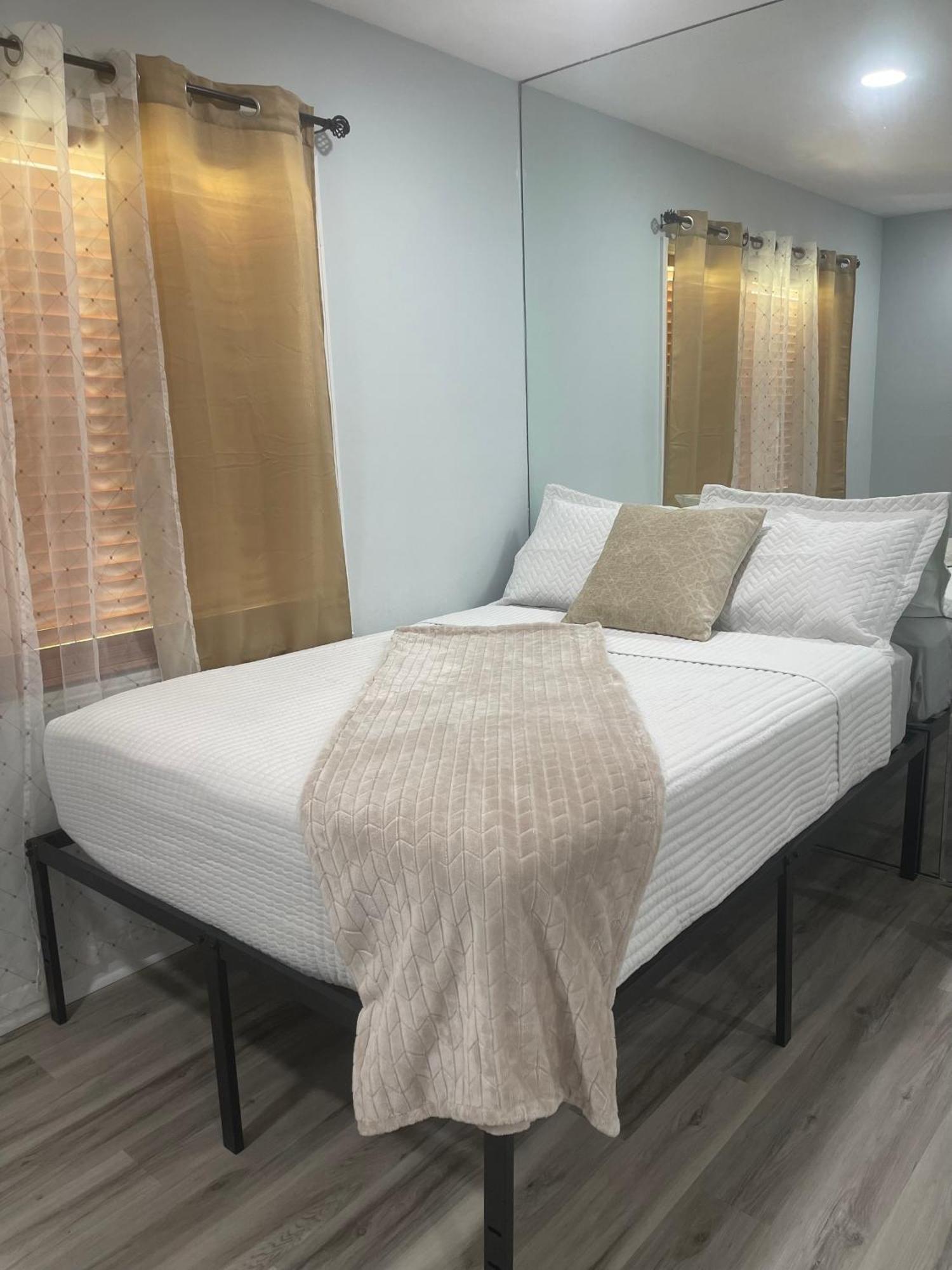 Charming 2br - Near Busch Gardens & Zoo Appartamento Tampa